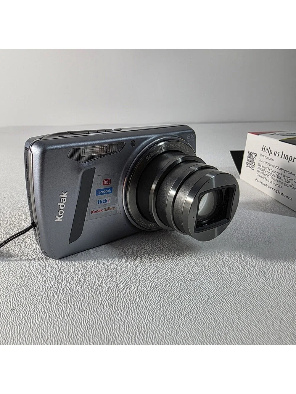 Kodak EasyShare M580 14.MP Digital Camera with Charger, Battery and Card.